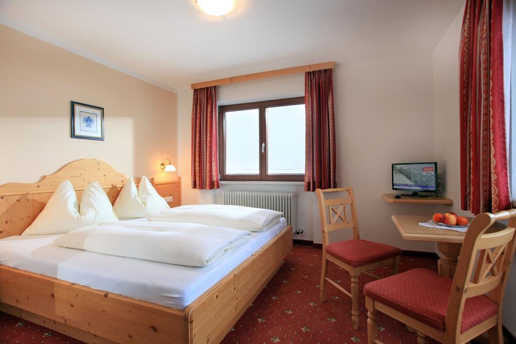 Fruehstueckspension Samerhof Westendorf Ruang foto