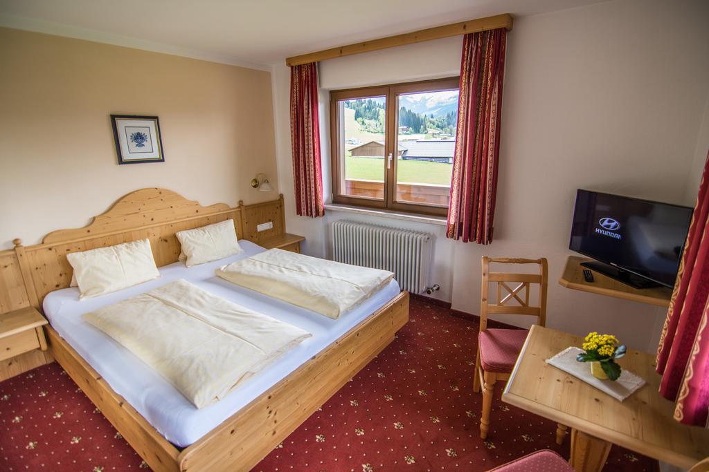 Fruehstueckspension Samerhof Westendorf Bagian luar foto